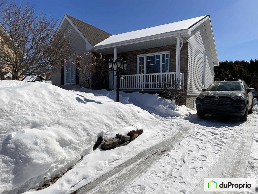 $435,000 - Bungalow for sale in Chicoutimi (Chicoutimi-Nord) — photo 1