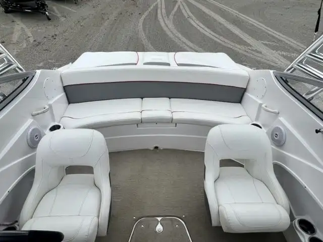 2010 19' RINKER MTX BOWRIDER WAKEBOARD BOAT in Powerboats & Motorboats in Peterborough - Image 16