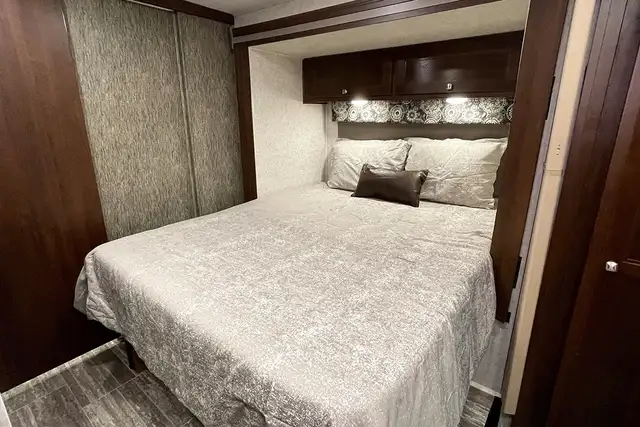 2019 Forest River Sunseeker 2420MS – Pre-Owned Class C Motorhome in RVs & Motorhomes in Red Deer - Image 34
