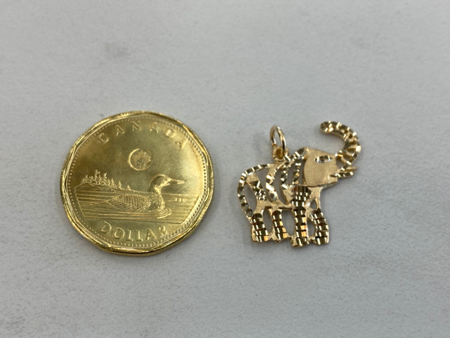 Brand New! 10K Gold Diamond Cut Elephant Pendant in Jewellery & Watches in City of Toronto - Image 2