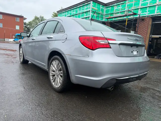 2013 Chrysler 200 Limited 82000km