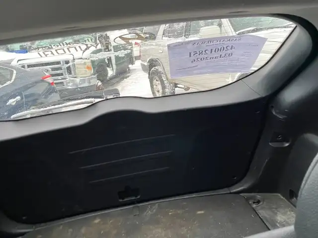 2011 Hyundai Tucson FWD 4dr I4 Auto GLS *ONLY FOR PARTS* in Auto Body Parts in Regina - Image 7