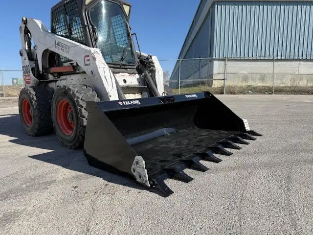 BRADCO SKID STEER BUCKETS - CONSTRUCTION SERIES HD in Heavy Equipment in Calgary - Image 6