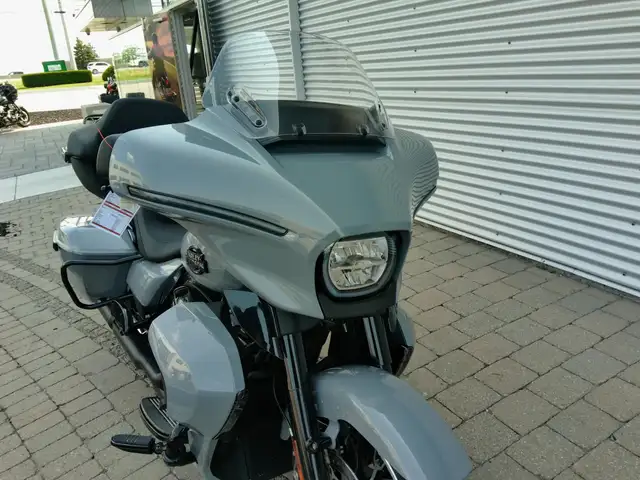 2026 Harley-Davidson Street Glide Limited in Street, Cruisers & Choppers in Oshawa / Durham Region - Image 10