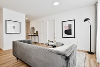 Promotion en cours plus de détails au bureau de location Vivaxcès District Delson, cest ladresse idé... (image 6)