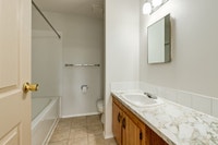 Amenities: Spacious Rooms • Great Location • Dishwasher Available Suite & Building: Bachelor, one-be... (image 7)