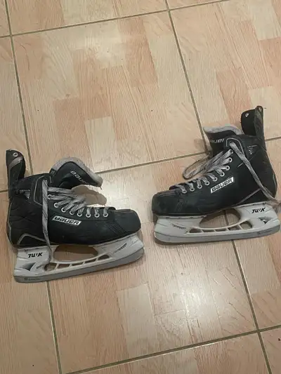 LOWEST PRICE IS $215 NOTHING LOWER WILL BE ACCEPTED! PLEASE NOTE THAT THSE SKATES DO NOT HAVE INSOLE...