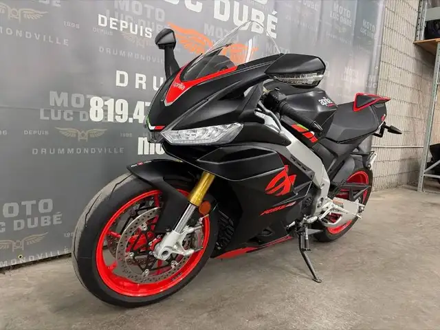 2024 Aprilia RSV4 in Sport Bikes in Drummondville - Image 9