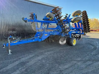 2013 LANDOLL 6230-23 TANDEM DISC STOCK #A111433 23 FOOT WORKING WIDTH 9 INCH DISK BLADE SPACING ROCK...