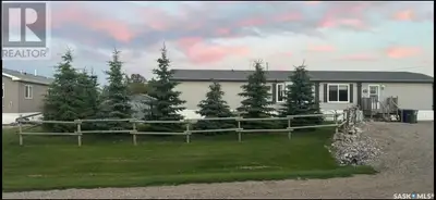 This 1,520 sq. ft. mobile home is located in the village of Flaxcombe and sits on two spacious lots...