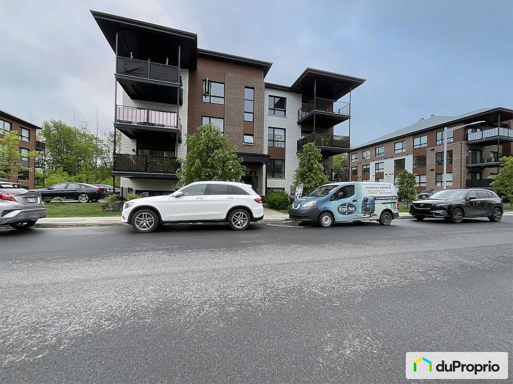 $429,900 - Condominium for sale in Longueuil (St-Hubert) — photo 1