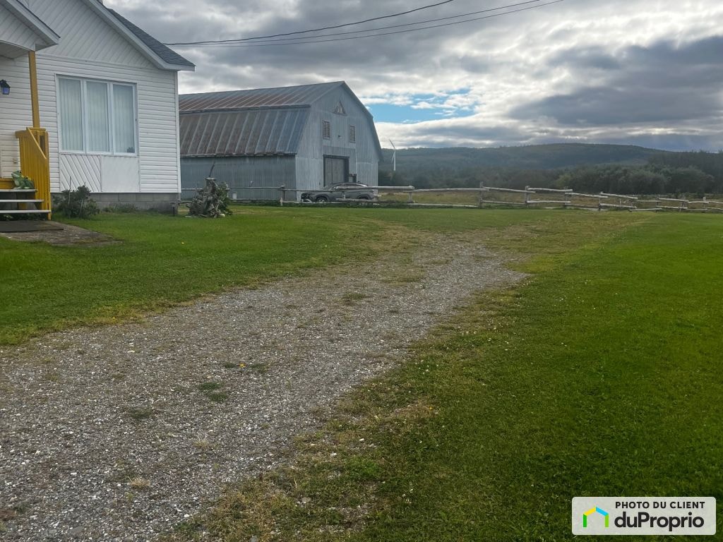 $185,000 - Bungalow for sale in Cap-Chat — photo 2