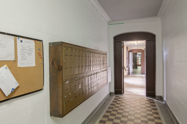 2050 Claremont Ave — photo 3