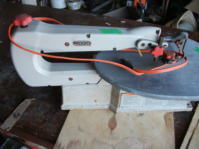 Rigid 16" Variable Speed  Scroll Saw and Beaver 16" band Saw in Hobbies & Crafts in Belleville - Image 3