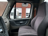 2019 Freightliner Cascadia 125 Ryder Stock ID: 836405 Transmission Type/Speed: AUTO 13 Engine: DIESE... (image 8)