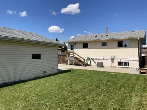 EXCELLENT LOCATION!!! Address: 5527 - 39 Ave, NW, T6L 1B7, Edmonton, AB. Very nice and Pharmacy-clea...