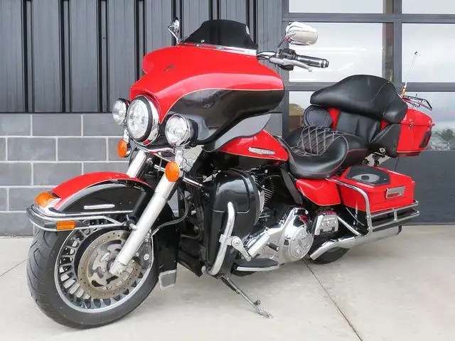 2010 Harley-Davidson Touring FLHTK - Electra Glide Ultra Limited in Sport Touring in Cambridge - Image 2