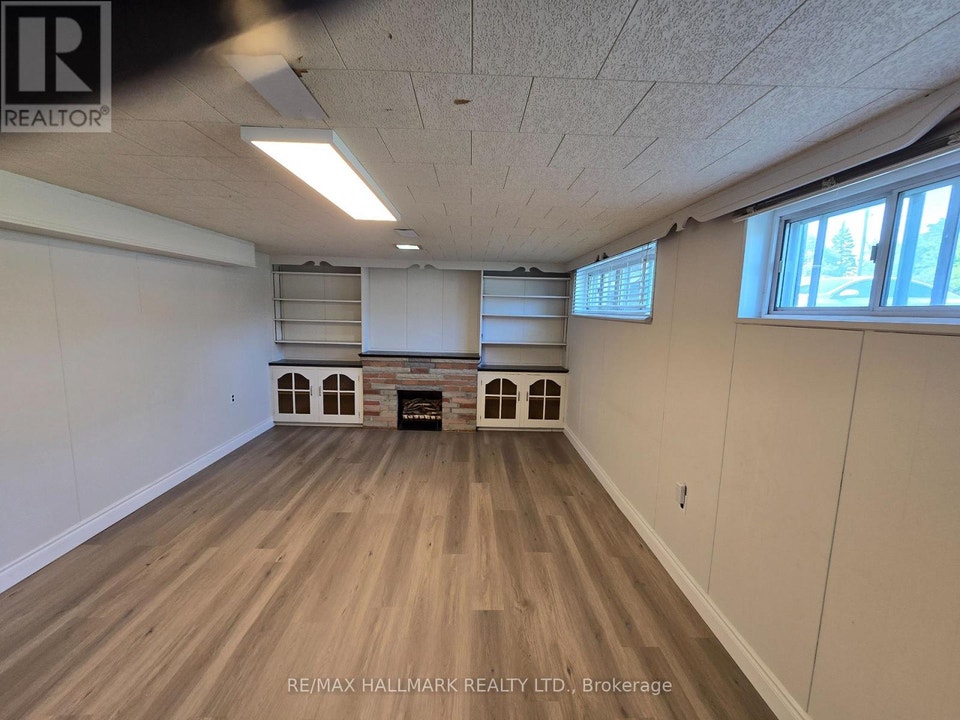 211 NORFOLK AVENUE Richmond Hill (Harding), Ontario 2