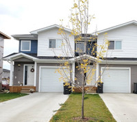 Pet Friendly townhouse in Sylvan Lake! GARAGE! FENCED YARD!