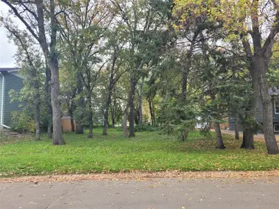P04//Portage La Prairie/This fantastic 66' x 116' lot is ready and the perfect lot to build you new...