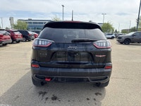 Only 56,675 Miles! This Jeep Cherokee boasts a Regular Unleaded V-6 3.2 L/198 engine powering this A... (image 5)