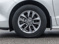 2025 Toyota Sienna XLE HEV | SUNROOF | NAVI | LEATHER The 2025 Toyota Sienna XLE HEV is a high-utili... (image 3)