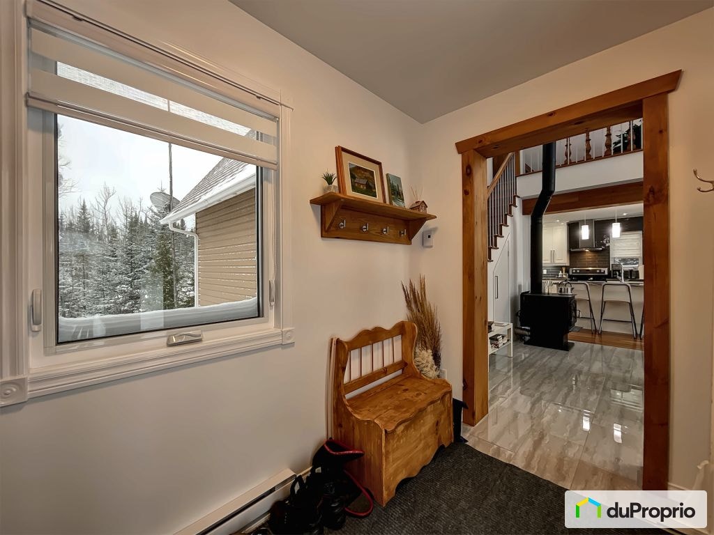 $734,000 - 1 1/2 Storey for sale in St-Prime — photo 2