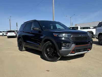 AMVIC Licensed Dealer * Twin Panel Moonroof * 360 Degree Camera * Steel Skid Plates * Activex Seatin...