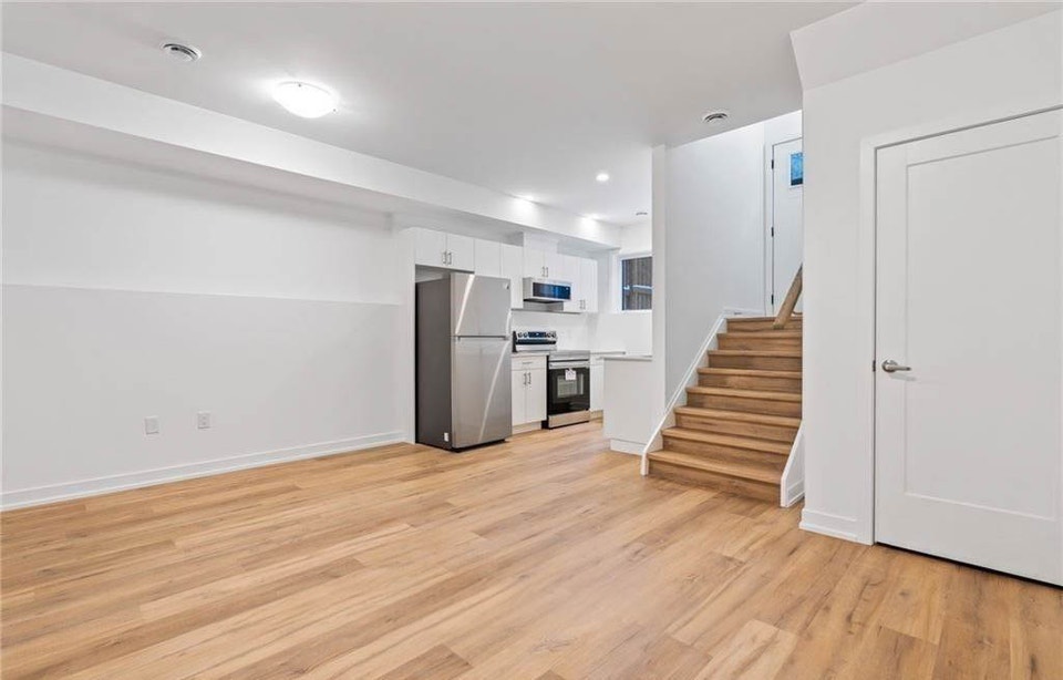 781 Clare Ave, Welland (214) - 1 Bedroom Apartment 2