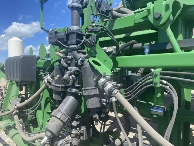 2023 John Deere 616R in Farming Equipment in Swift Current - Image 25