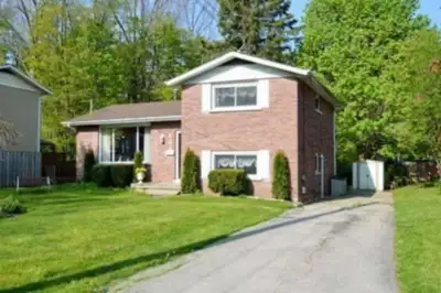 Room for rent in Owen Sound. On entry level (not basement) Clean and quiet place. Non smoker only. W...