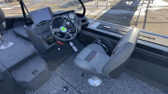 2025 TRACKER Targa V19 Combo TE Aluminum Fishing Boat in Powerboats & Motorboats in Vernon - Image 23