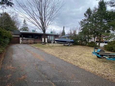 92 Albert St in Houses for Sale in Kawartha Lakes - Image 2