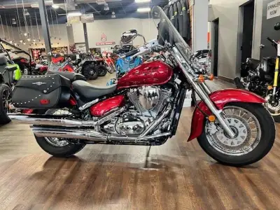 SAVE THOUSANDS OVER NEW on this 2024 Suzuki C50 featuring saddlebags and a touring windshield in exc...