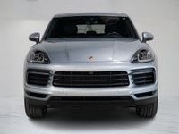 TThis 2021 Porsche Cayenne is a local Ontario vehicle that combines Porsche's legendary driving dyna... (image 6)