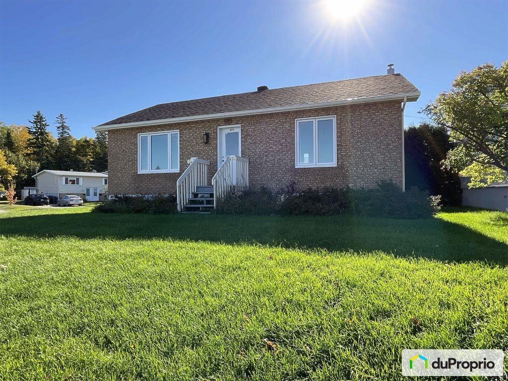 $330,000 - Bungalow for sale in Rimouski (Rimouski) — photo 1