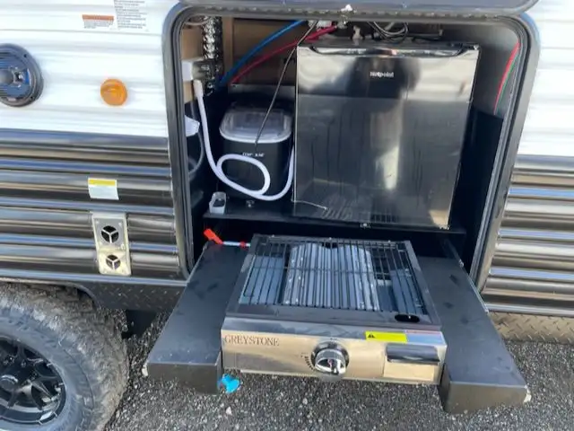 2024 FOREST RIVER GREYWOLF 24 RRT! AWESOME TOYHAULER! $41995!  in RVs & Motorhomes in London - Image 9