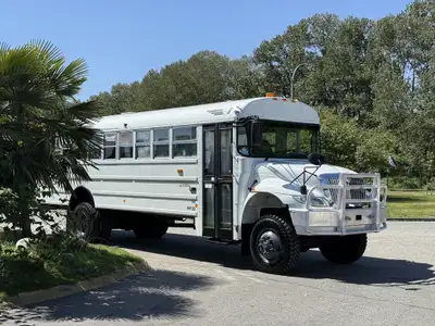 2009 International CE 33 Passenger Bus Marmon Herrington All Wheel Drive System Locking Front Hubs H...