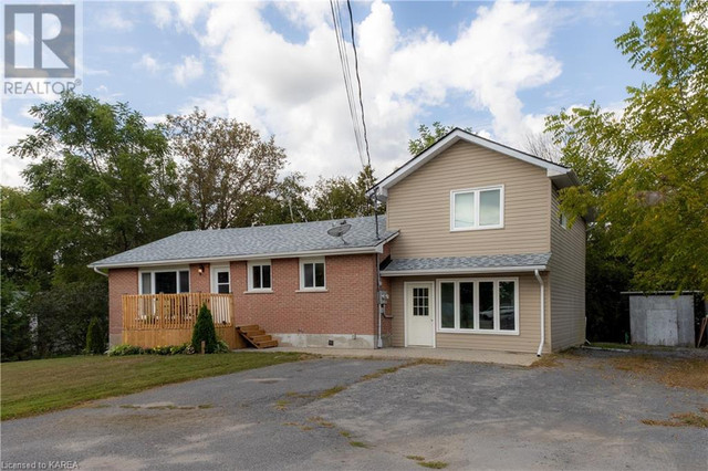 5009 HIGHWAY 38 Harrowsmith, Ontario in Houses for Sale in Belleville - Image 4