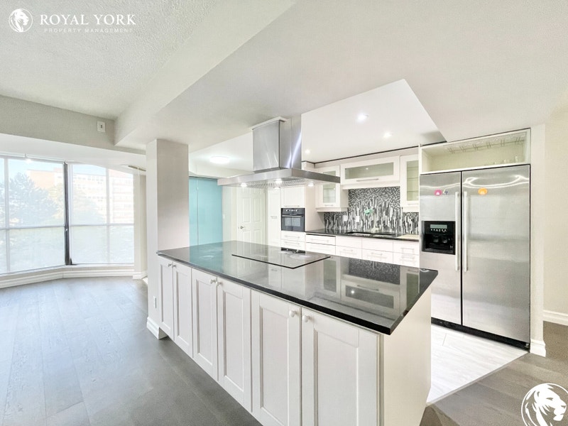 2 BED 2 BATH CONDOMINIUM FOR RENT 265 WESTCOURT PLACE, WATER Long