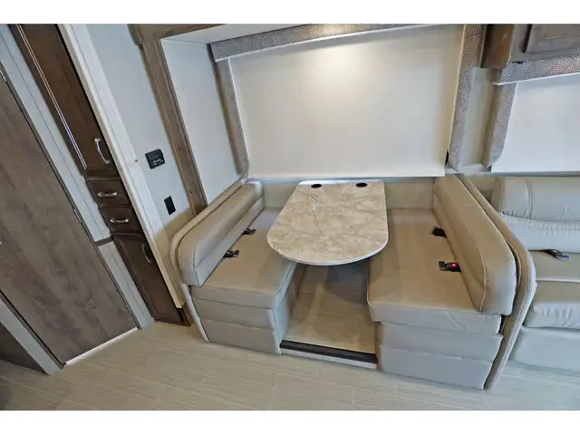 2020 Entegra Coach Vision 26X 2 extensions Classe A Vision in RVs & Motorhomes in Laval / North Shore - Image 7