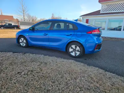 2017 HYUNDAI IONIQ HYBRID SEL HATCHBACK TOTALLY SPOTLESS AUTOMATIC KEYLESS ENTRY BLUETOOTH CRUISE CO...