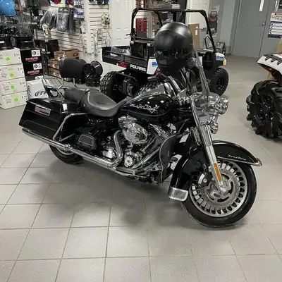 For more information on this unit please call Mike at 705-753-9181. 2012 Harley-Davidson FLHR ... En...