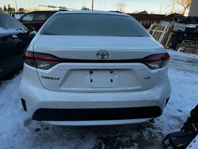 2021 Toyota Corolla LE For Parts Only in Auto Body Parts in Calgary - Image 5