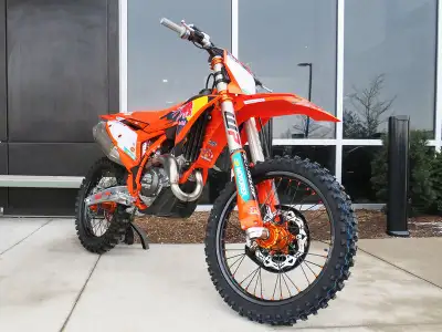 We are currently sold out of this model. Please contact one of our Sales Specialists to determine fu...