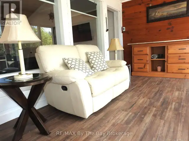 11 CABIN CRESCENT Wasaga Beach, Ontario in Houses for Sale in Oakville / Halton Region - Image 28