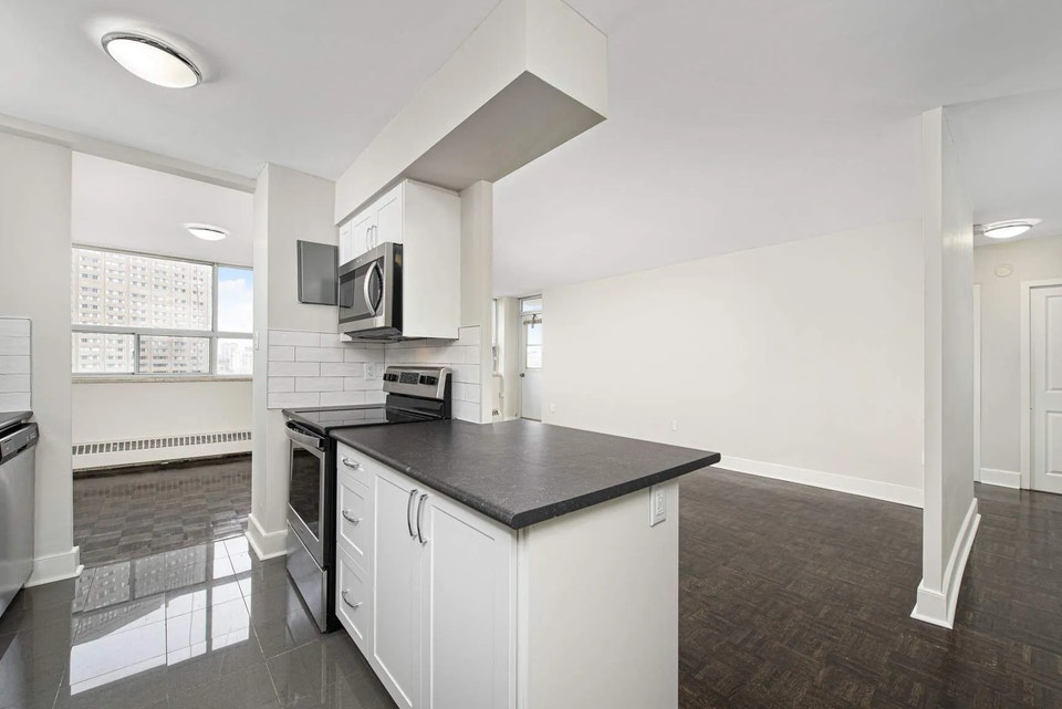 2 Bedroom Apartment for Rent - 71 Thorncliffe Park Drive 5