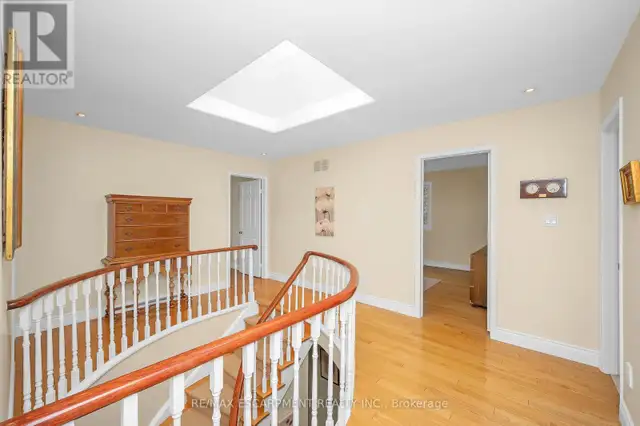 1354 EDGEWARE ROAD Oakville (FA Falgarwood), Ontario in Houses for Sale in Oakville / Halton Region - Image 19