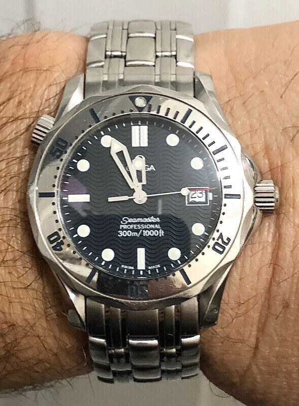 OMEGA SEAMASTER DIVER 300M 36.25MM QUARTZ WATCH • James Bond 007 in Jewellery & Watches in City of Halifax