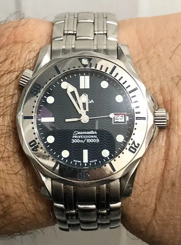 OMEGA SEAMASTER DIVER 300M 36.25MM QUARTZ WATCH • James Bond 007 in Jewellery & Watches in City of Halifax - Image 2